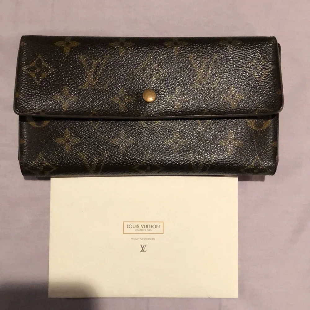 Louis Vuitton International Wallet
